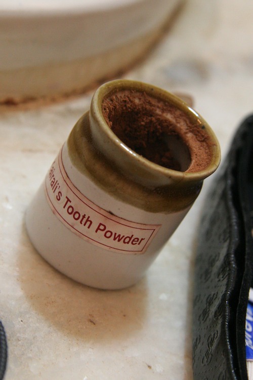 (tooth powder -- not toothpaste!)